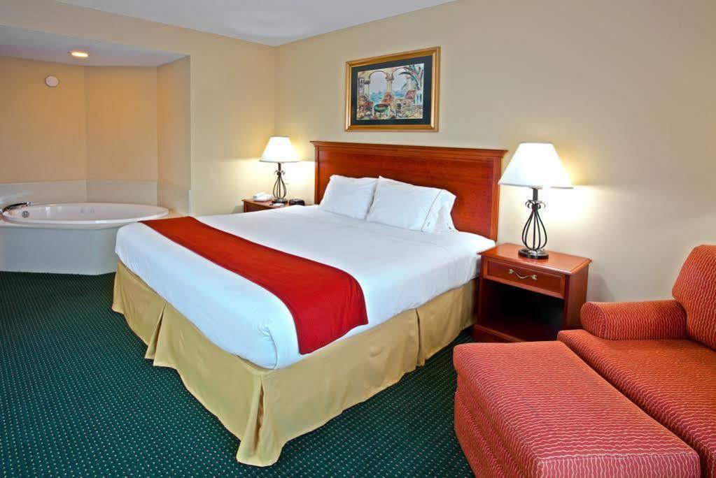 Holiday Inn Express Hotel & Suites Brooksville West, An Ihg Hotel Szoba fotó